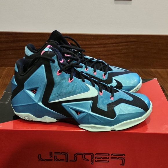 Nike LeBron XI 11 men's size 10.5 - Picture 3 of 4